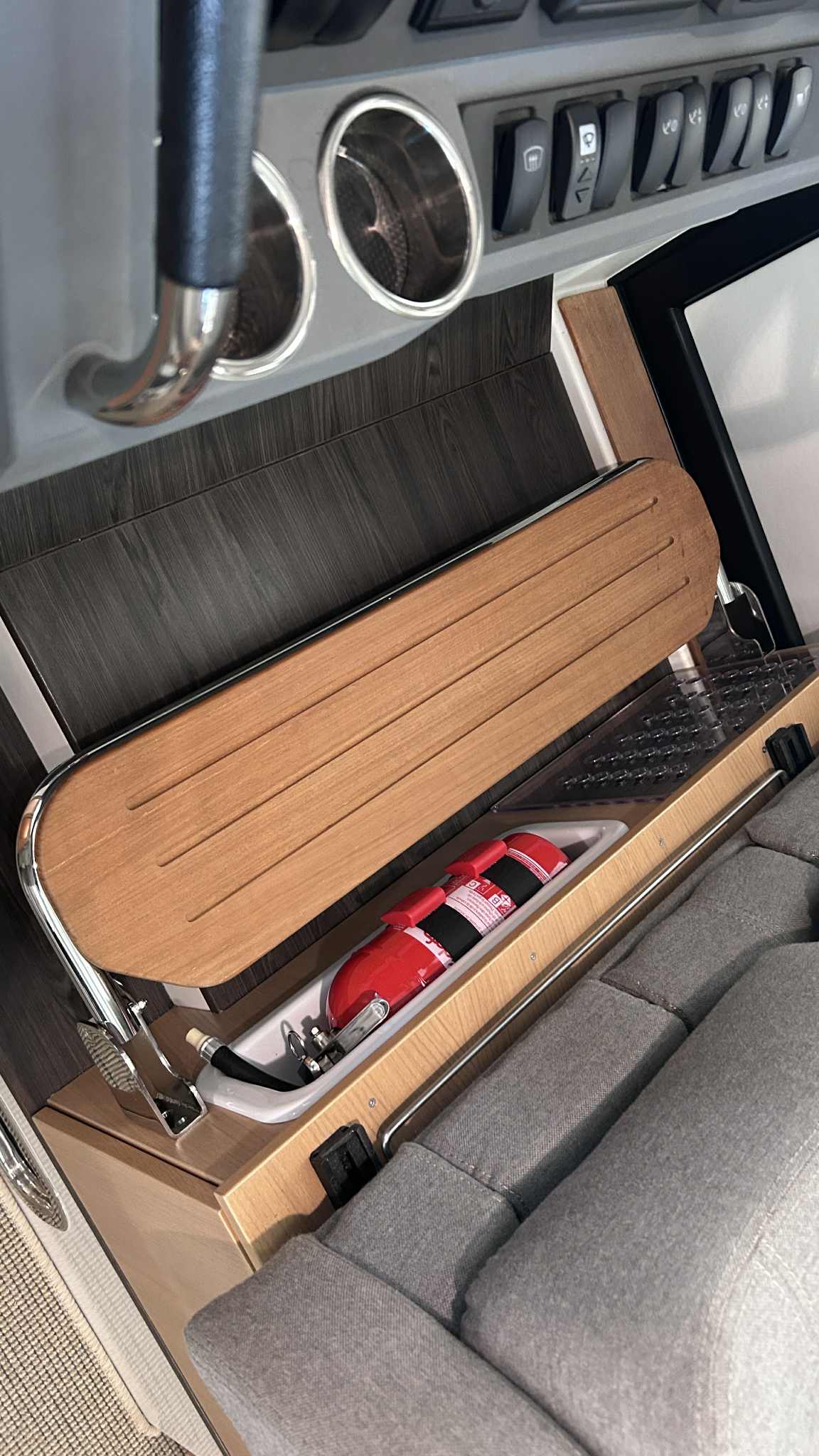 E6a51cba B826 4F47 A36b C8a343906072