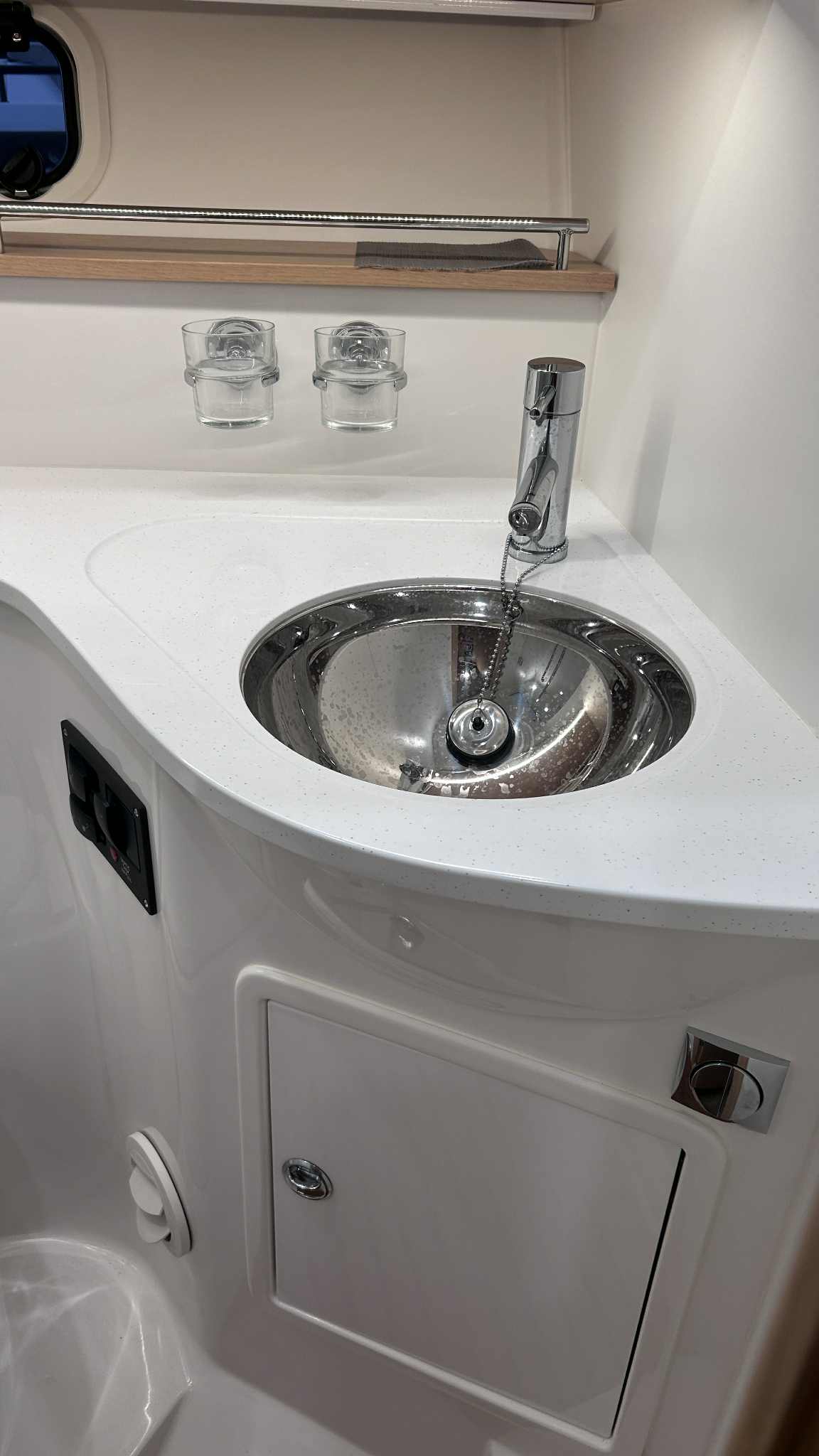 F4bfbdaa Bd3b 438F Aa72 40A328ba24fe