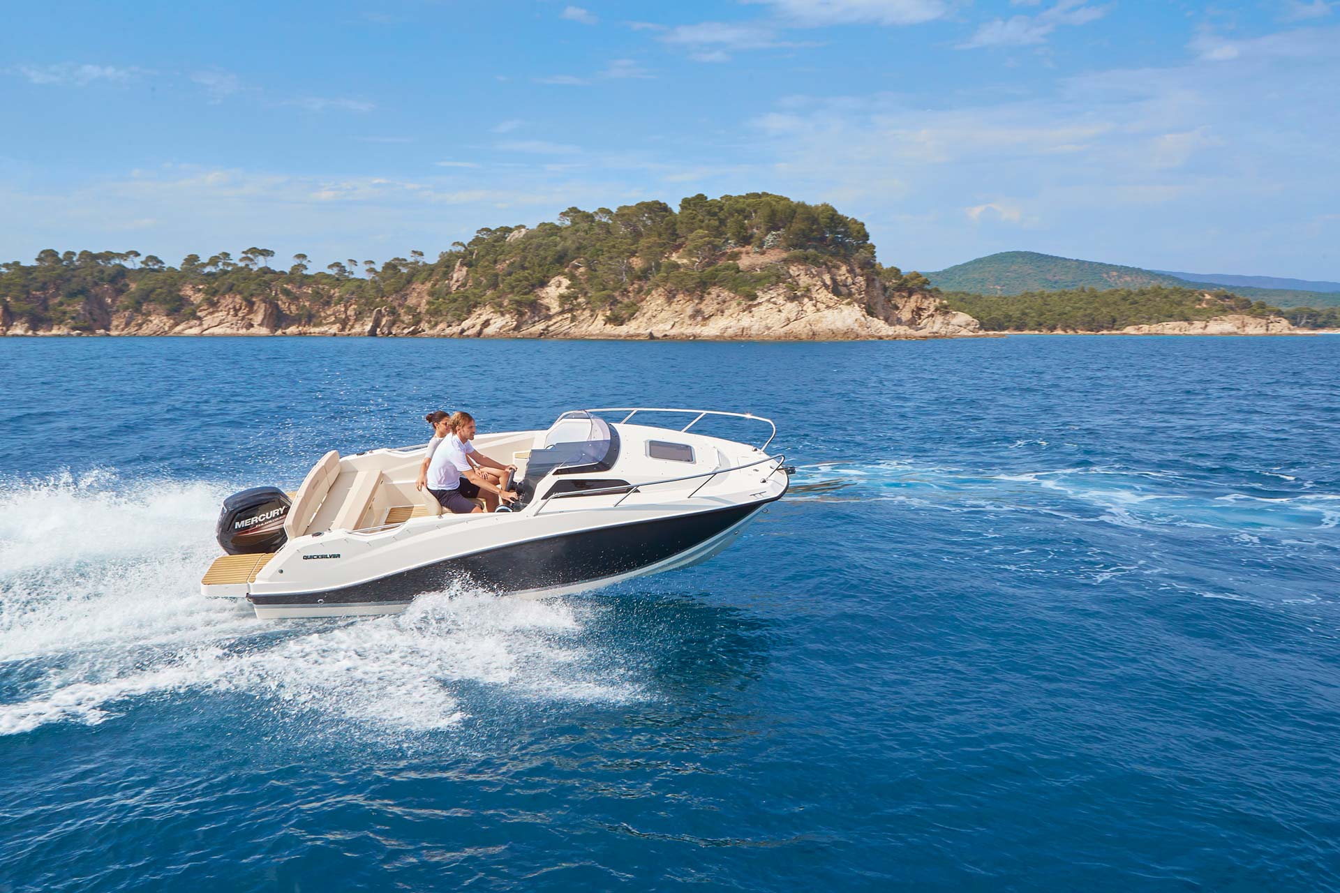 Quicksilver 555 Cabin (10)