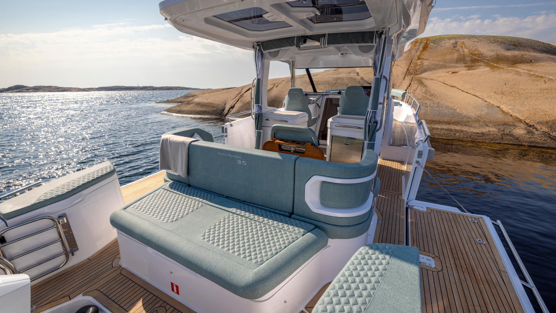 Nimbus Boats Sport Tender 35 Gallery Aft Deck And Helm 1 Kopi