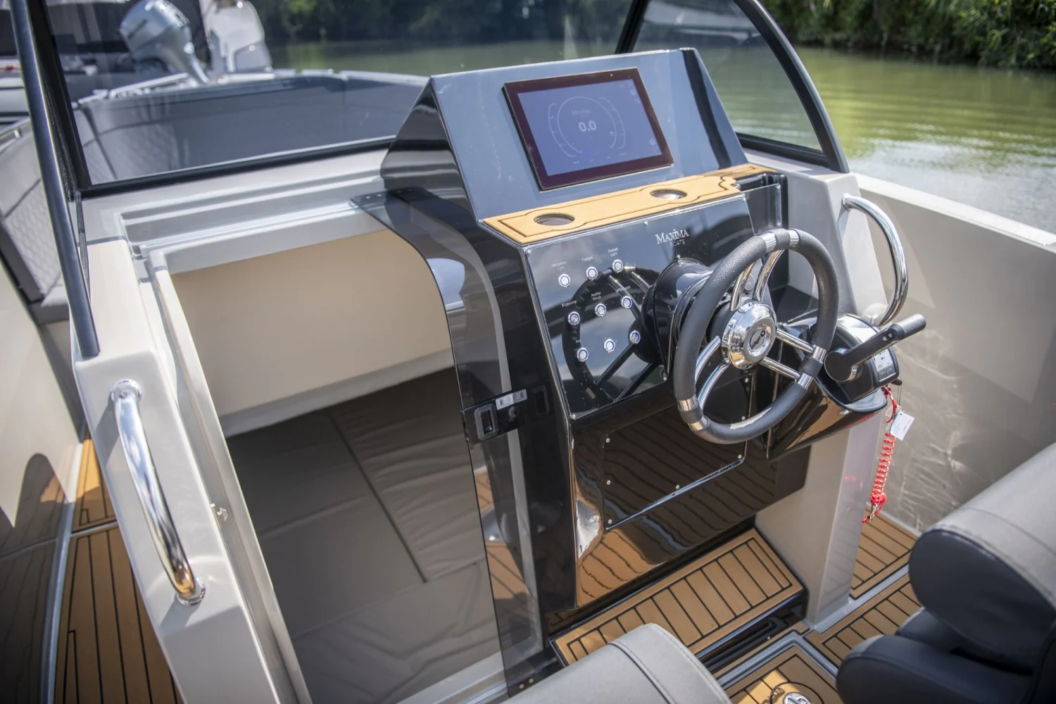 Maxima 700 Sport Console2608202417303666cc9f9c0ab02 1500X1000