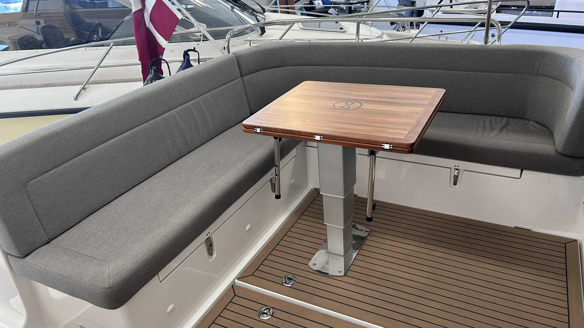 5513E8f6 3Ed1 4A6c B7bc E91a9ddfbcaf