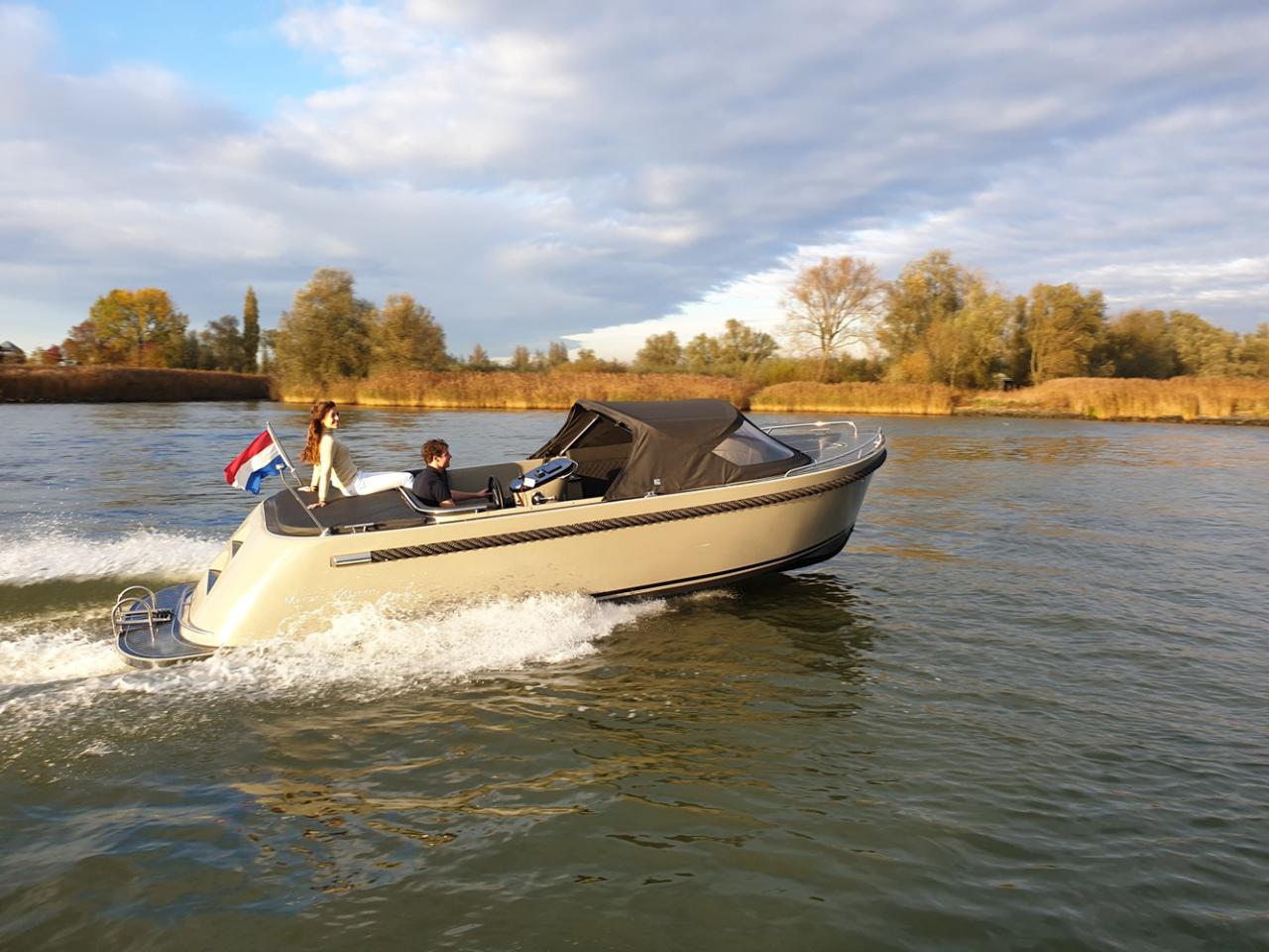 Maxima 720 Retro (4)