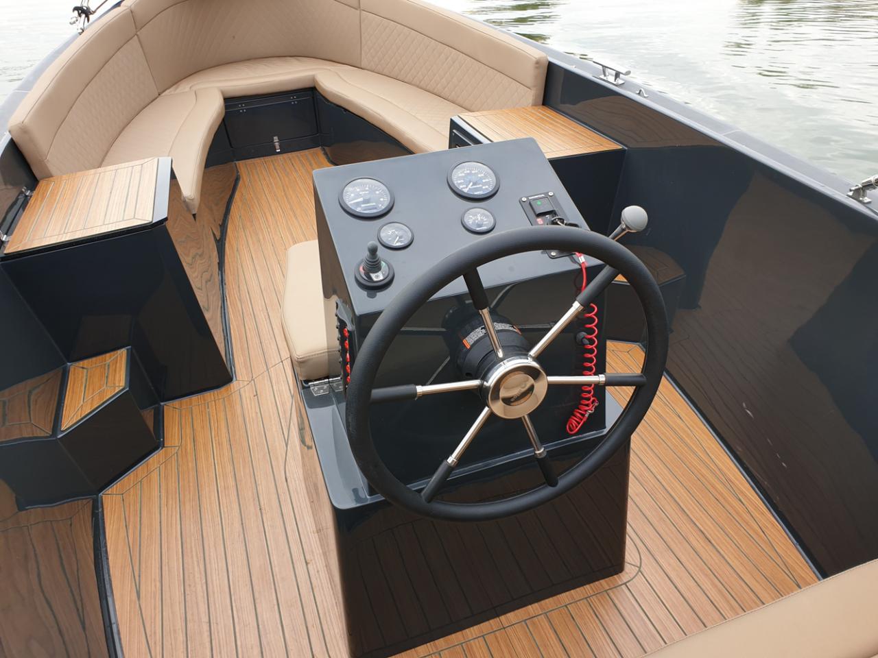 Maxima 650 Flying Lounge (13)