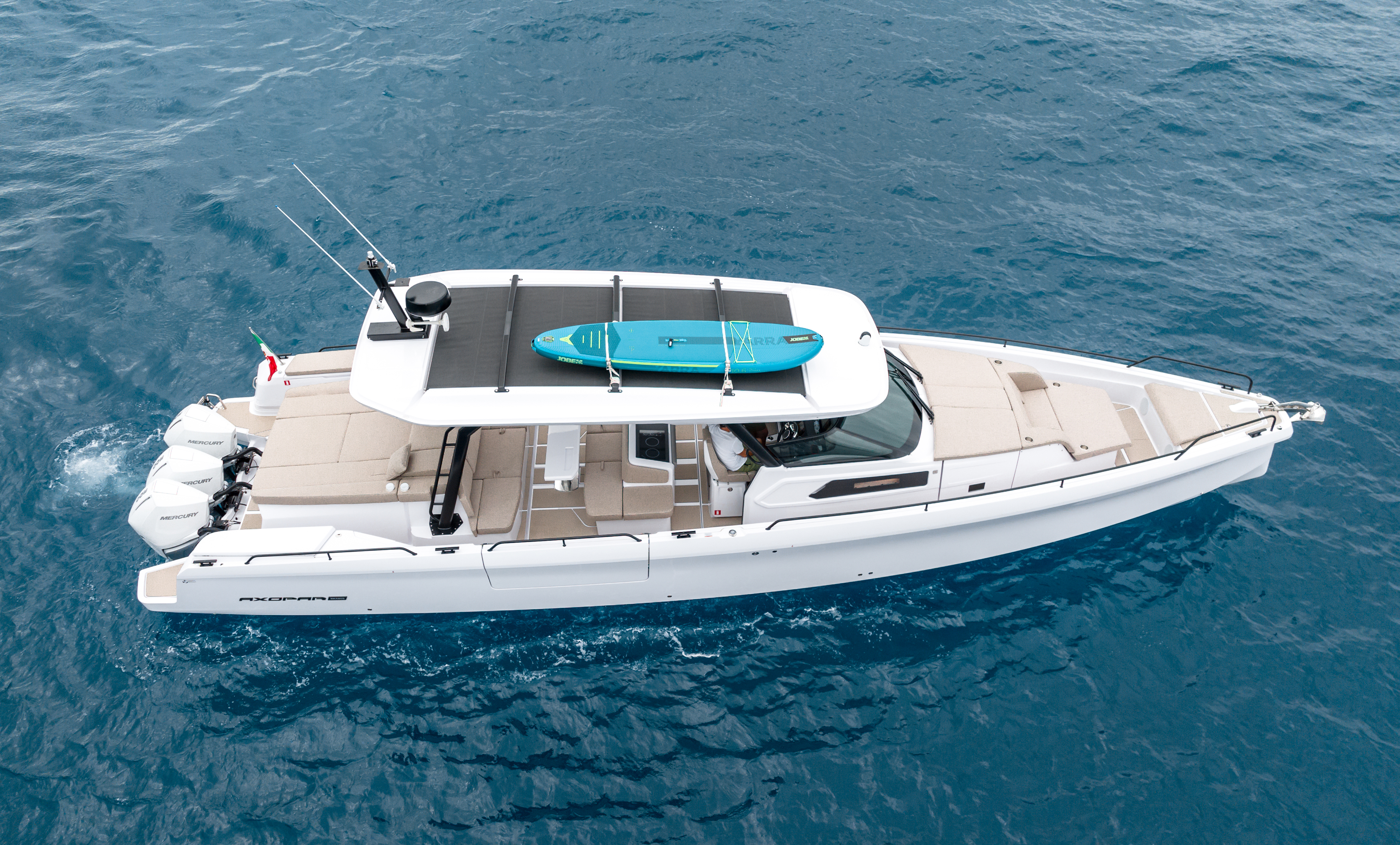 Axopar 45 Sun Top MY24 DJI 0269 Cropped