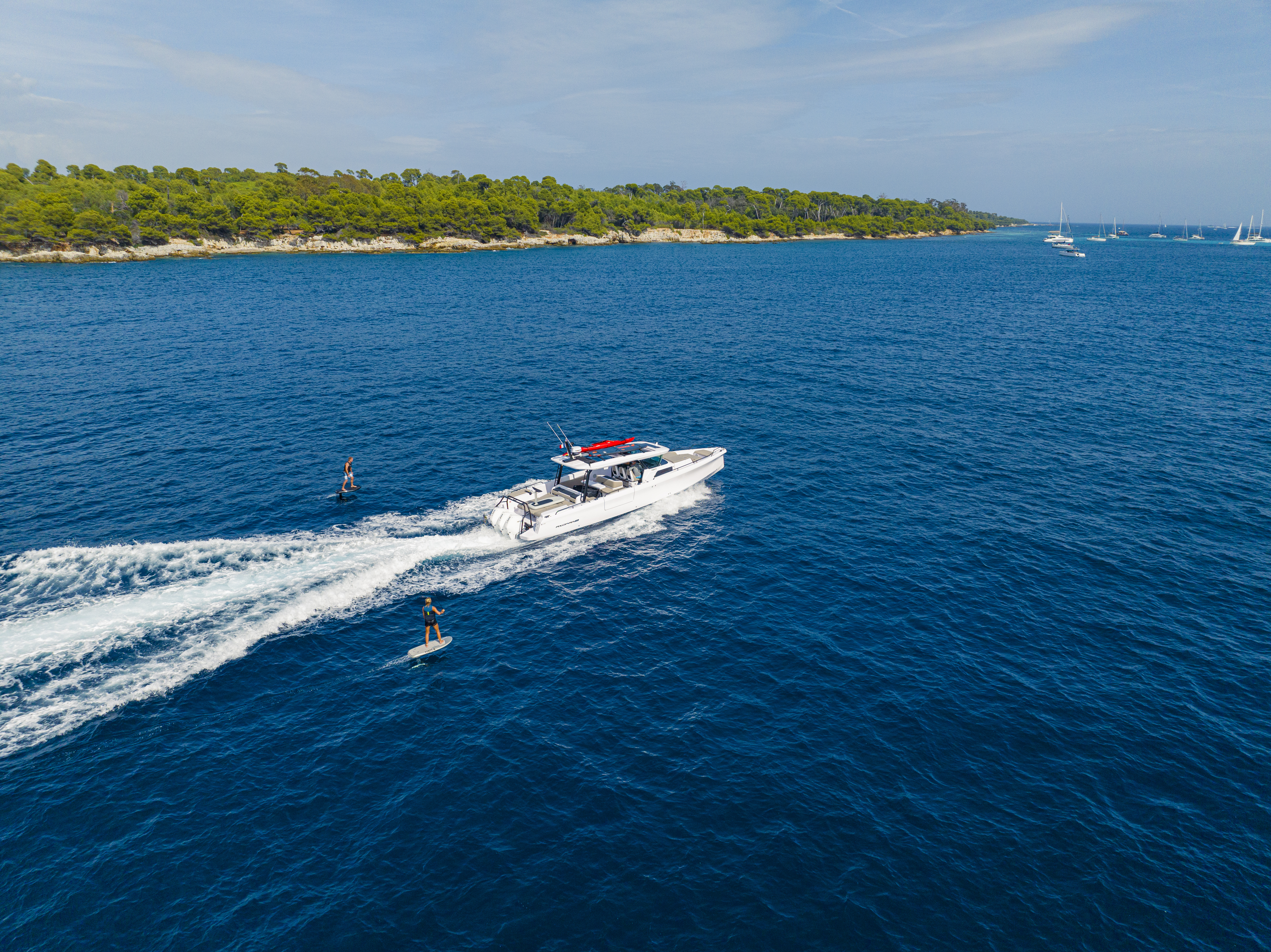 Axopar 45 Cross Top 9