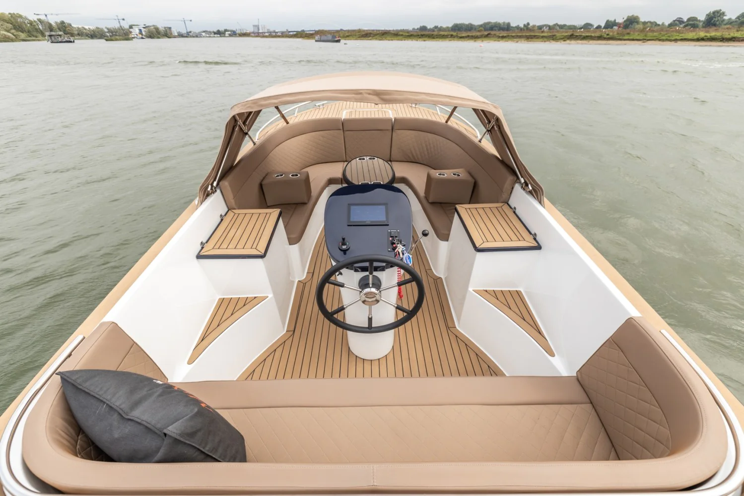 2025 09 22 Guy Fleury Maxima Boats Maxima 720 Retro 281310202510402868Ecbafc73e6e 1499X1000