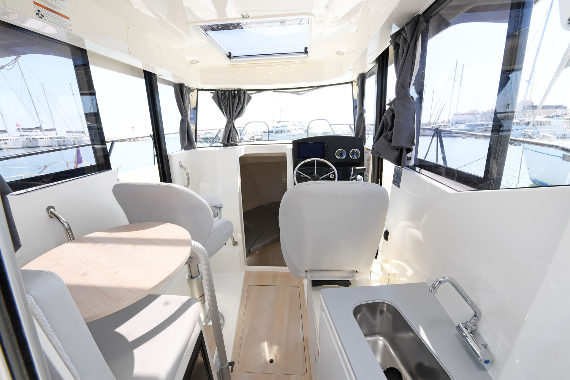 Quicksilver 805 Pilothouse (20)