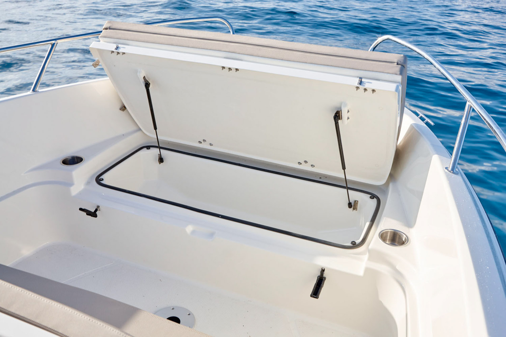 Quicksilver 605 Open (10)