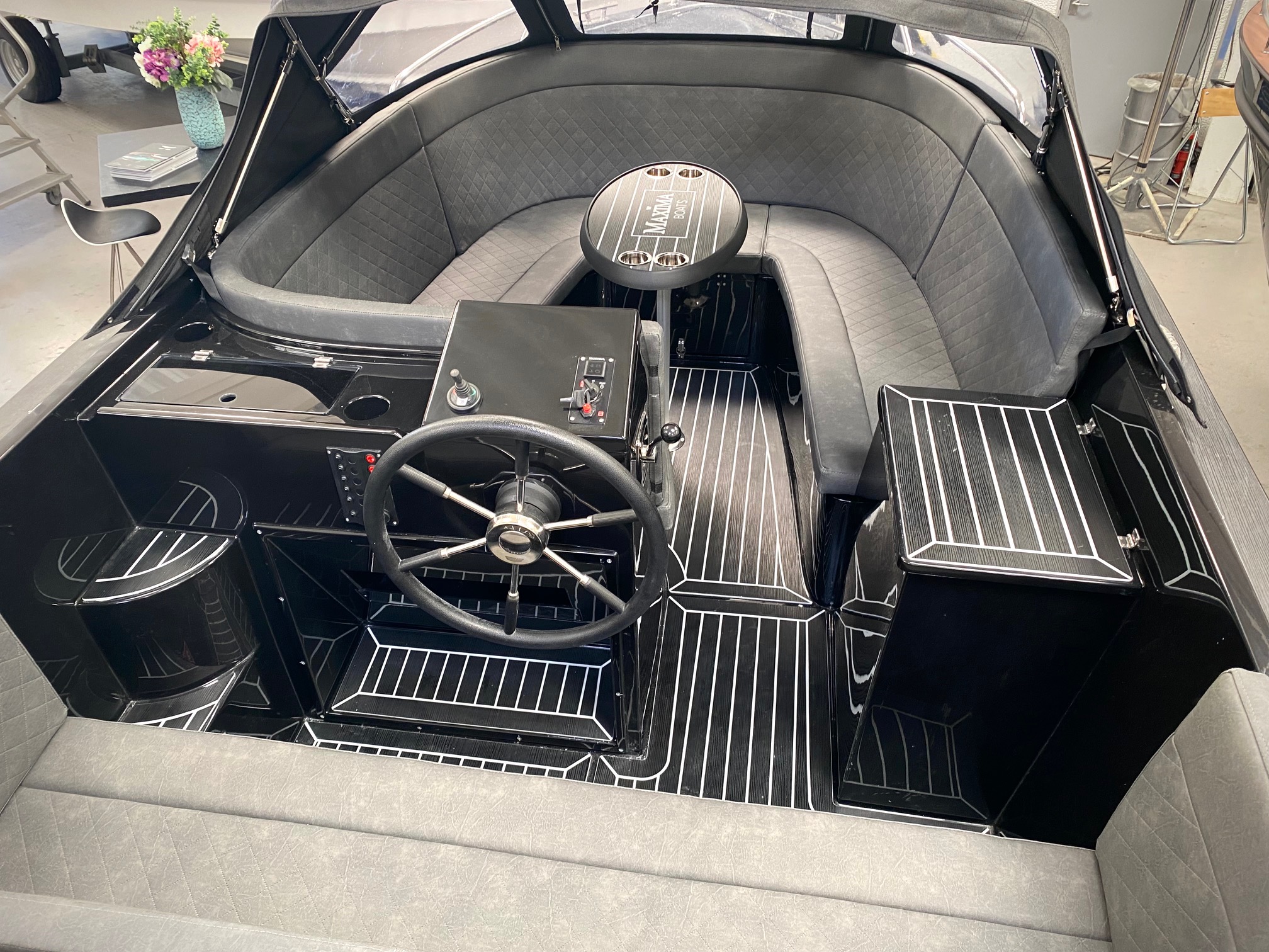 Maxima 620 Sort Sor Orange Stribe (4)