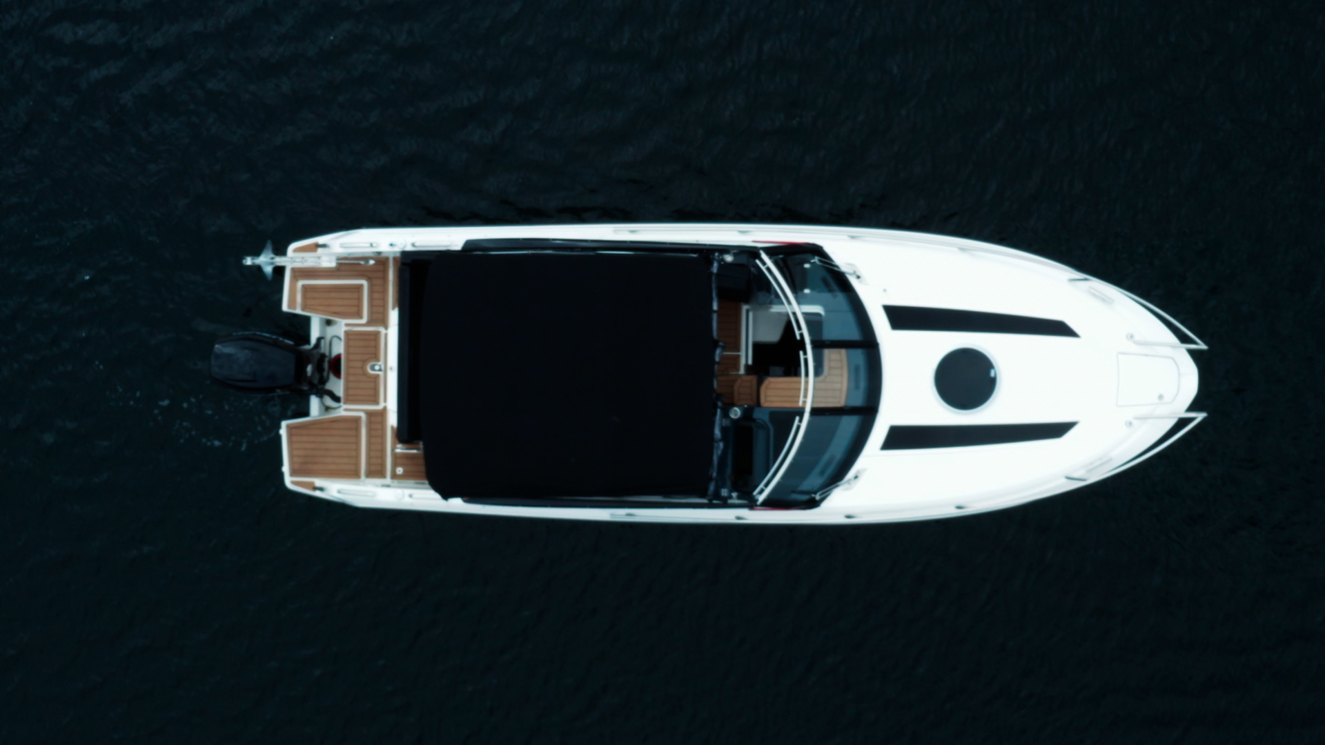 Main Features.00 00 20 18.Still004