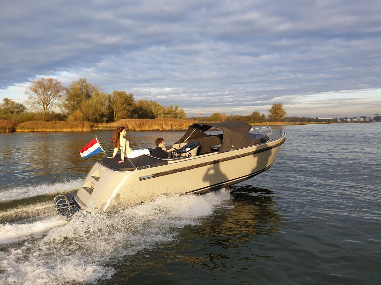 Maxima 720 Retro (3)