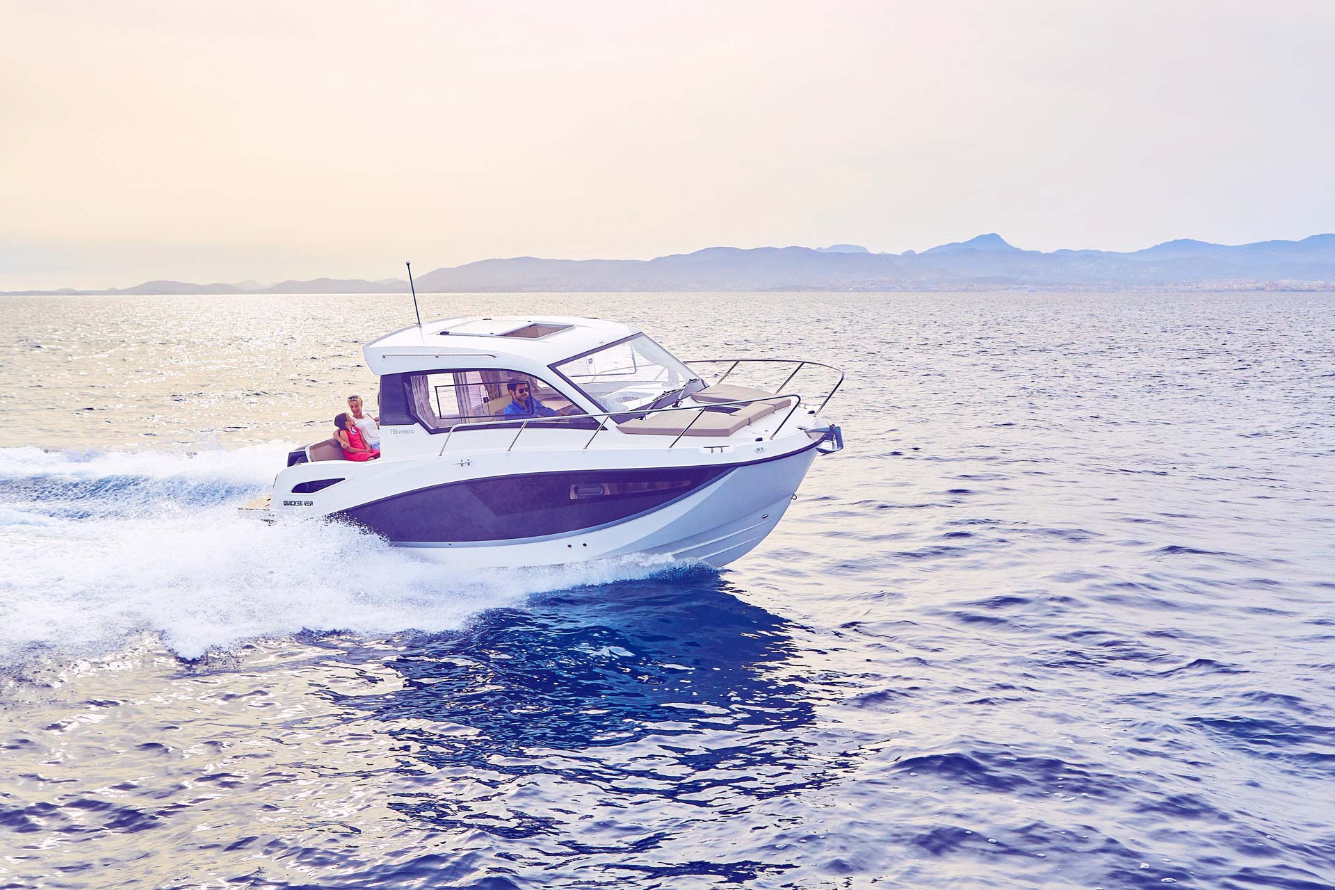 Quicksilver 755 Weekend (2)