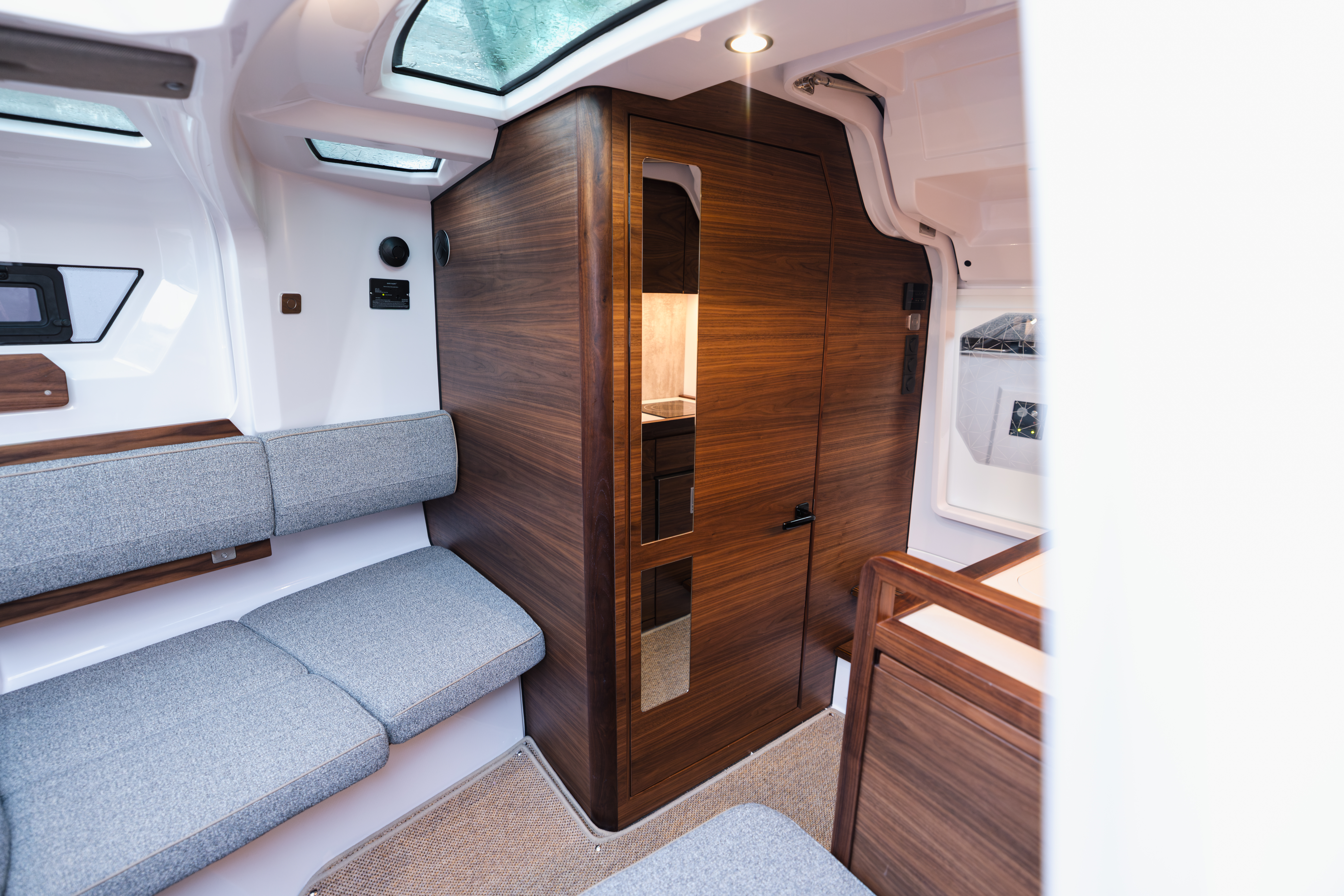 Axopar 38 XC Cross Cabin 099A6609