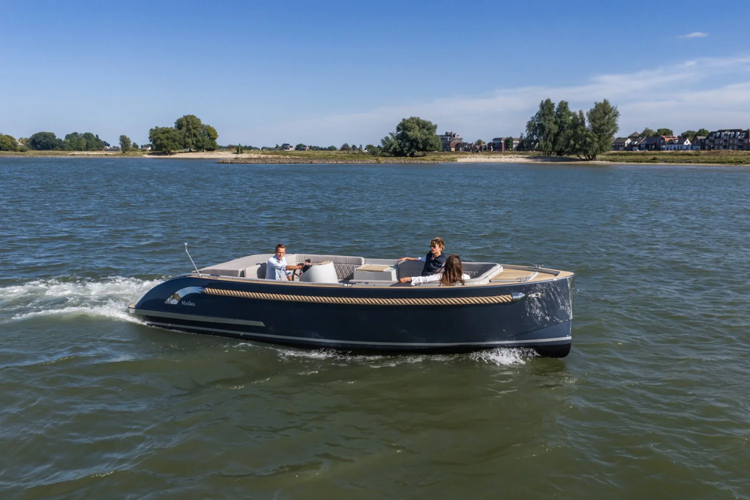 2026 08 24 Guy Fleury Maxima Boats Maxima 760 78290820261533376A92dfb1b9377 1499X1000