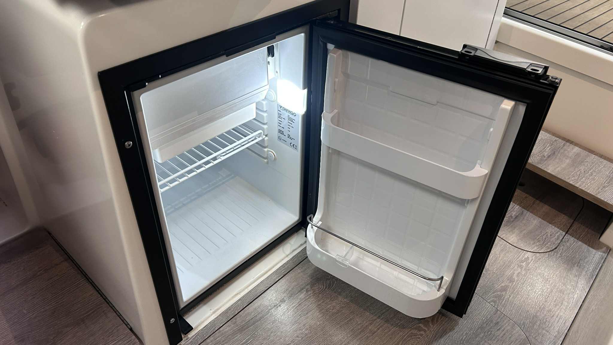 1992B9e4 165B 4Dc3 A438 De54d5cc403b