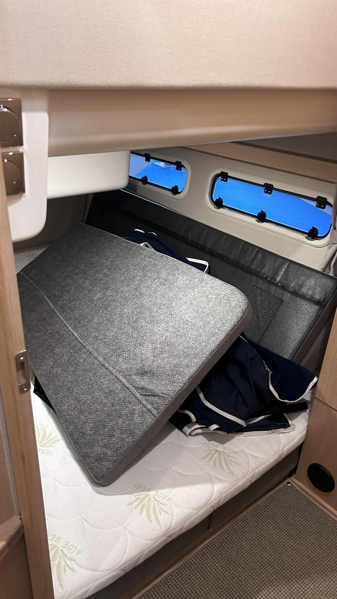 91Cb6eff C1e7 4688 B16b 01E565a4ab10