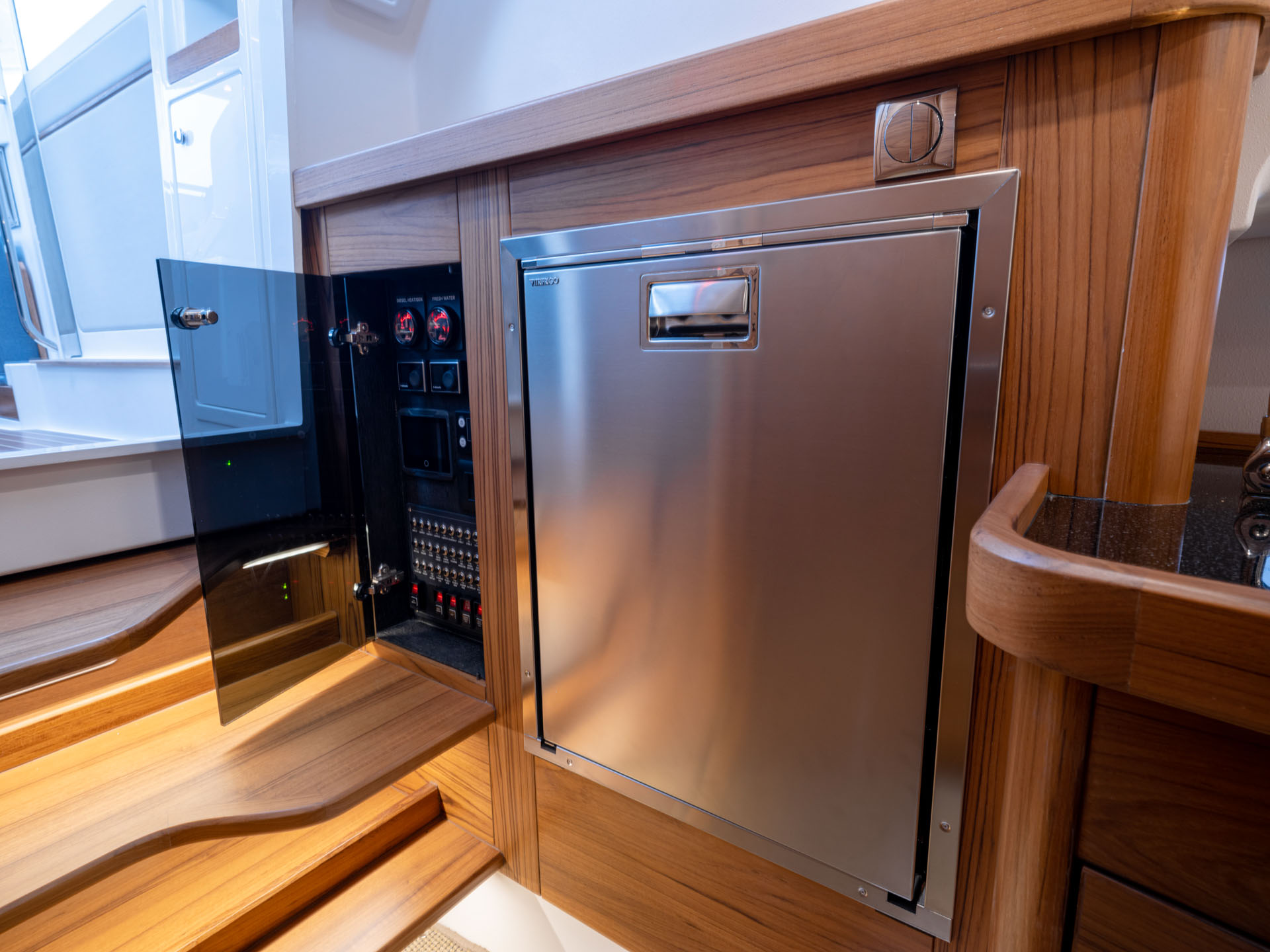 C11 T11 Interior 3542