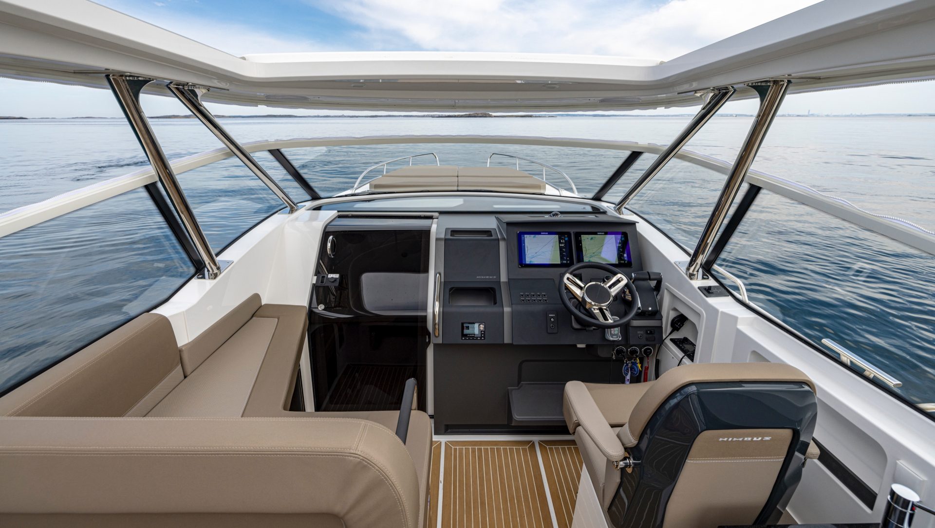 Nimbus W11 Slider Views 02 1920X1085