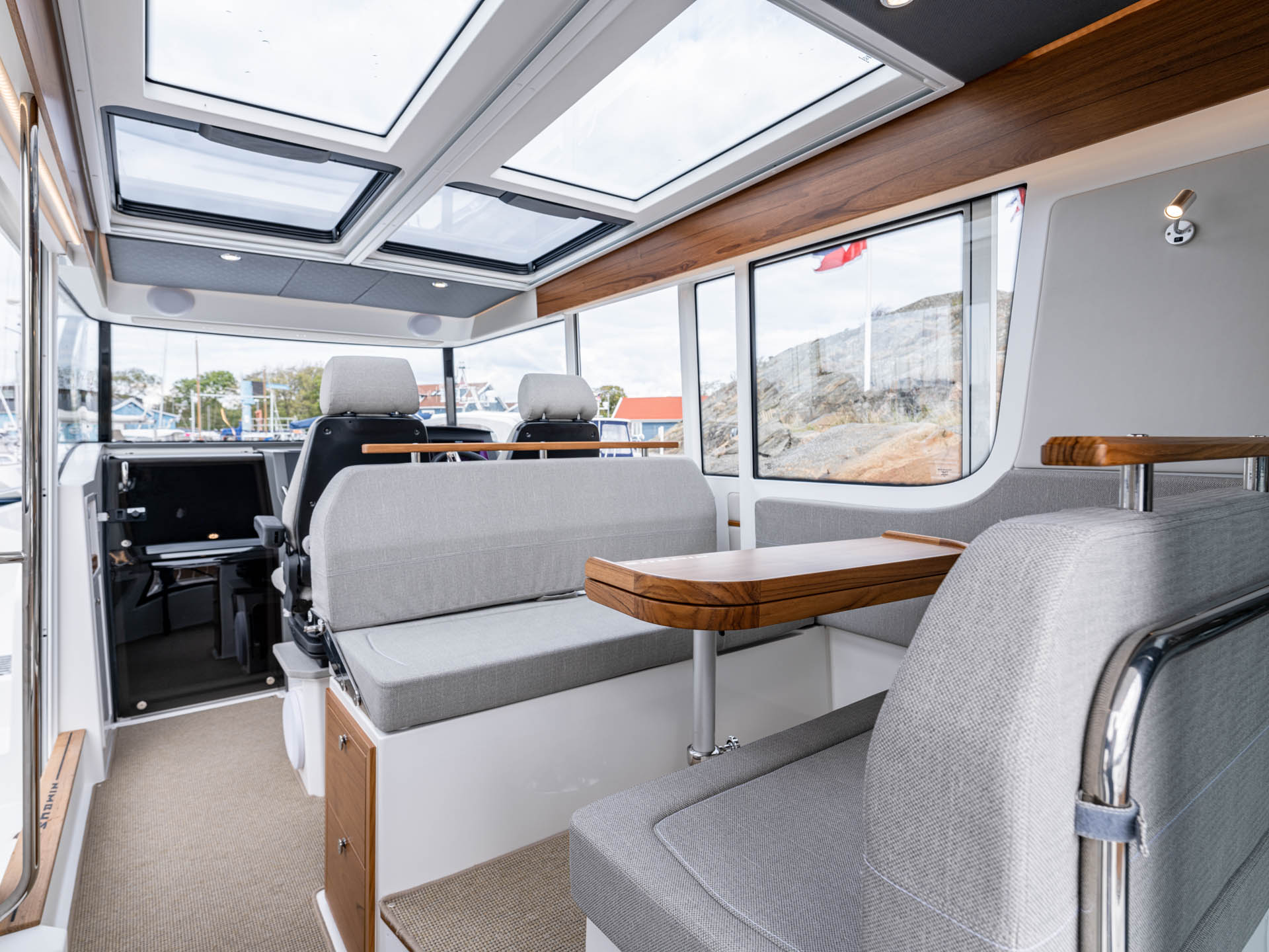 C11 Interior DSF6297 (1)